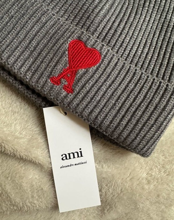 Bonnet AMI PARIS